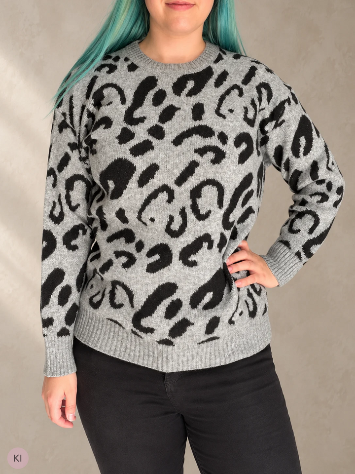 Strickpullover mit Leo-Muster