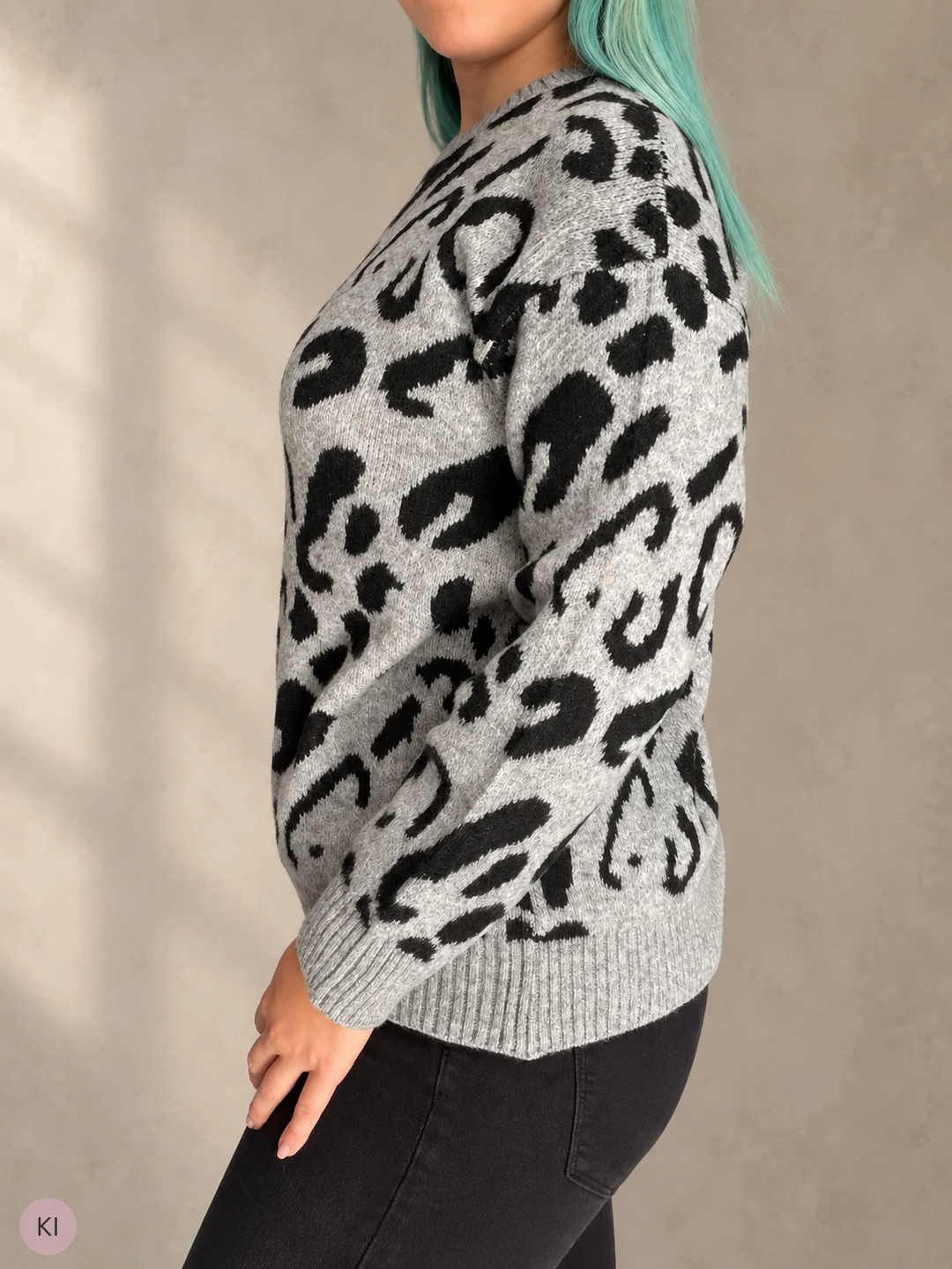 Strickpullover mit Leo-Muster