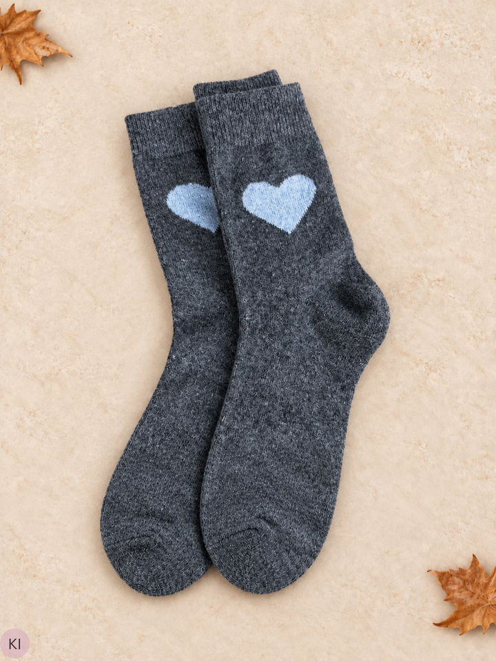 Kuschelige Socken mit Herz