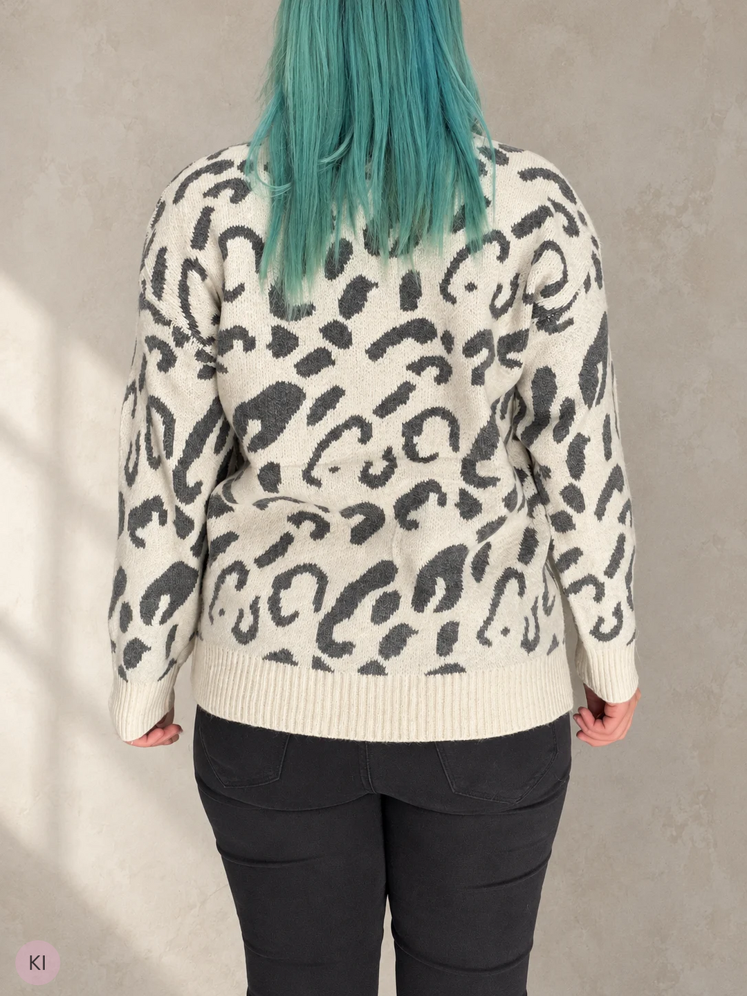 Strickpullover mit Leo-Muster