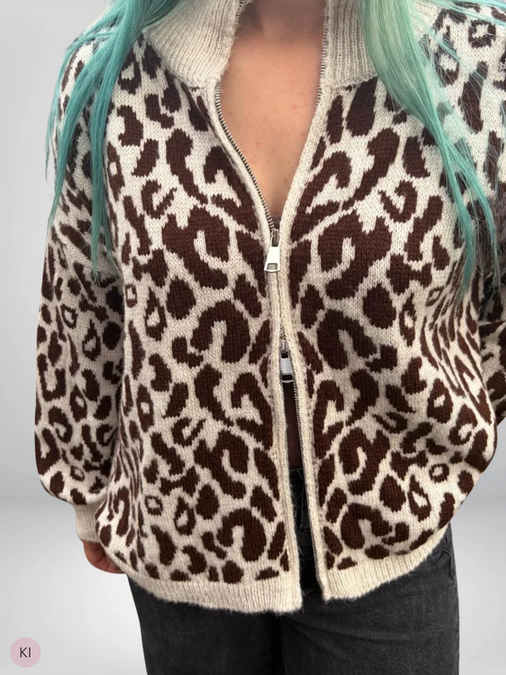 Strickjacke mit Leo-Muster und Stehkragen