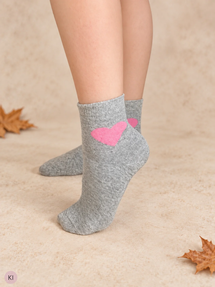 Kuschelige Socken mit Herz