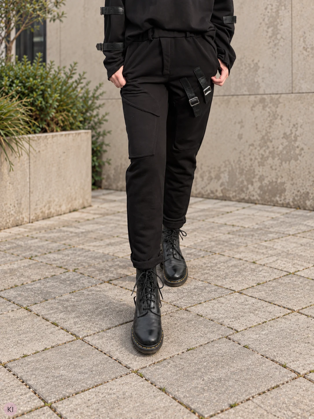 Cargohose mit Schnallendetails