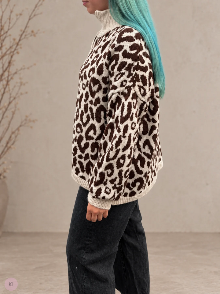 Strickjacke mit Leo-Muster und Stehkragen