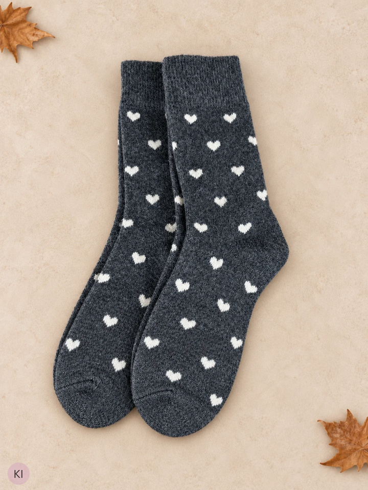 Kuschelige Socken mit Herzchenmuster