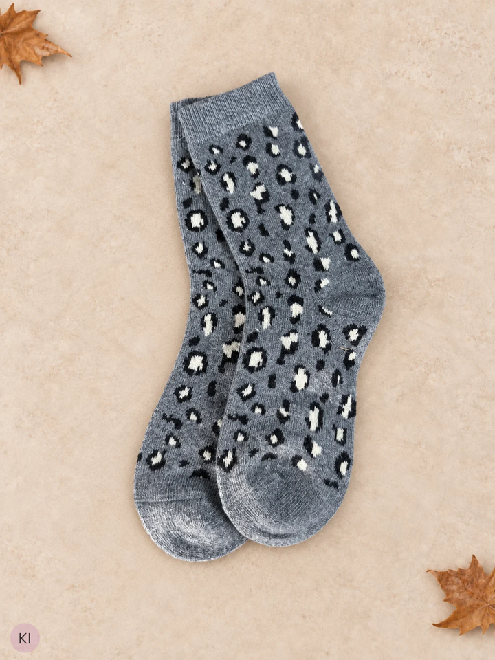 Kuschelige Socken mit Leomuster