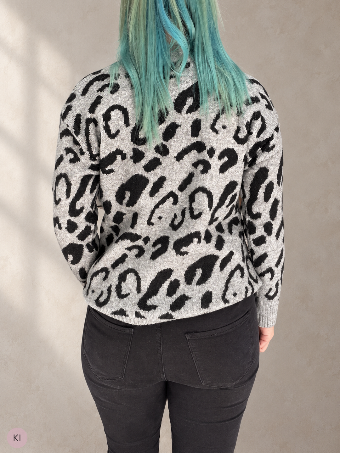 Strickpullover mit Leo-Muster