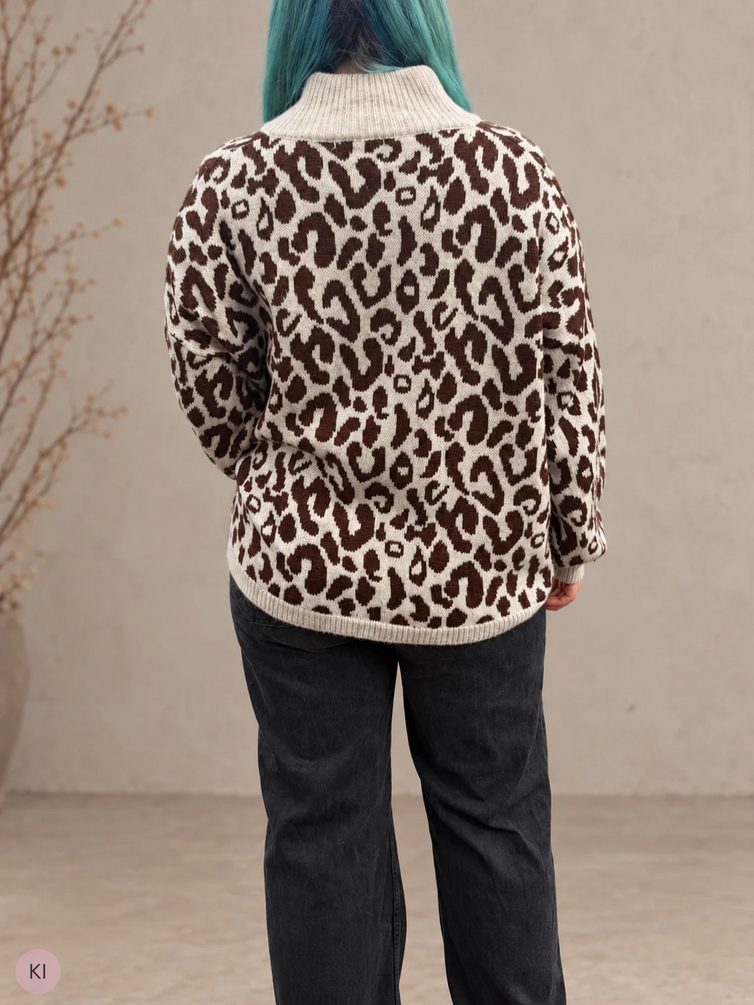Strickjacke mit Leo-Muster und Stehkragen