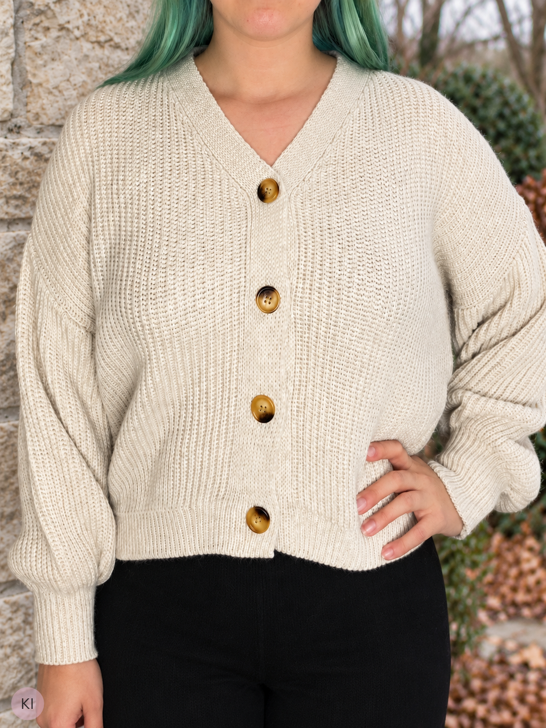Strickjacke mit Knöpfen