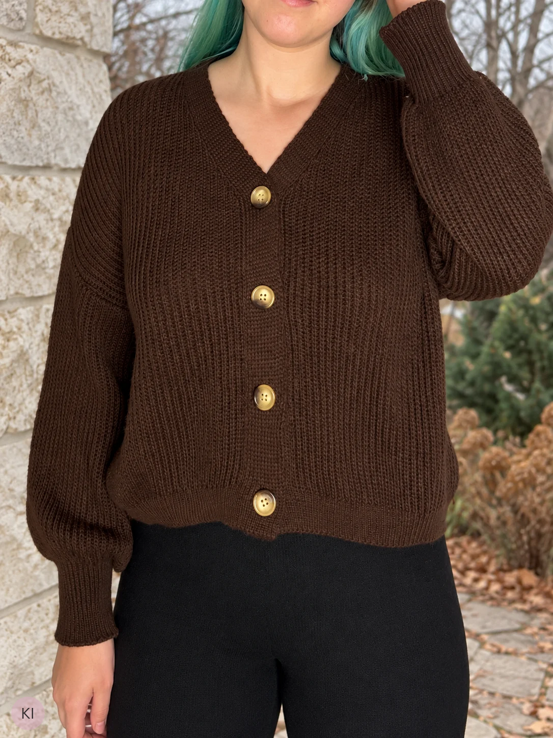 Strickjacke mit Knöpfen