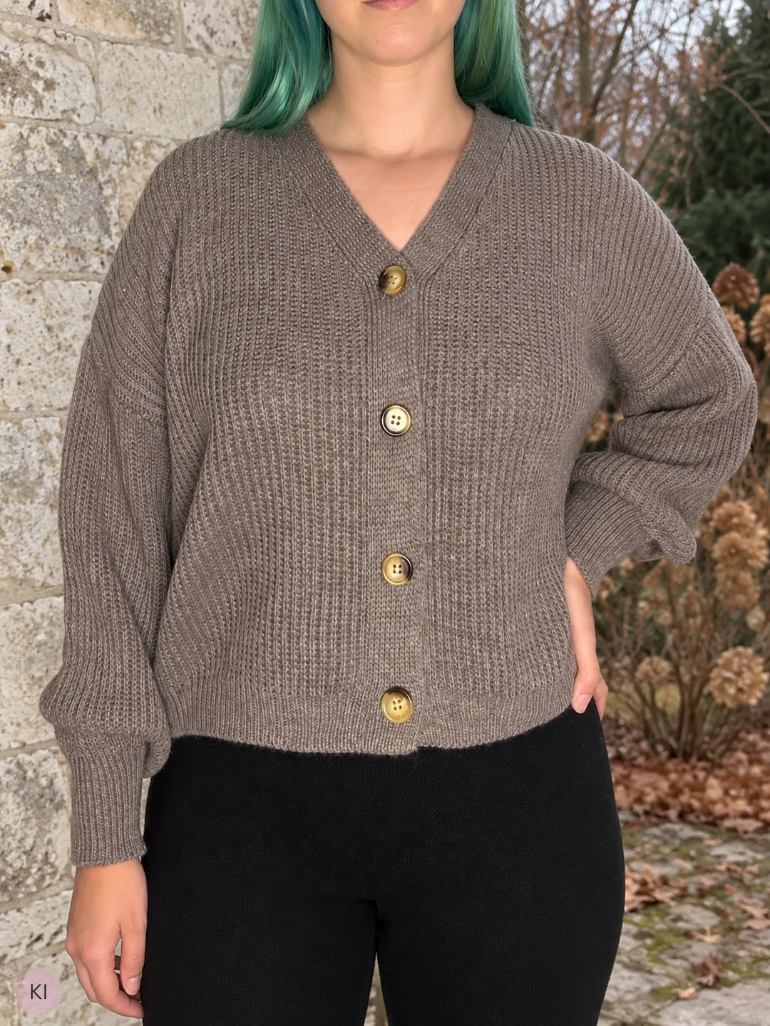 Strickjacke mit Knöpfen